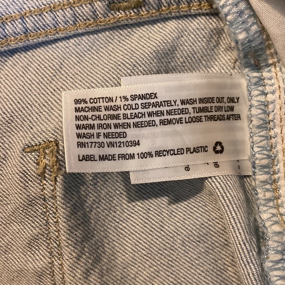 UNIVERSAL Thread Jean shorts Size 2 - Picture 8 of 10